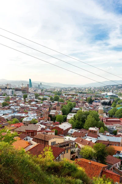 Vista panorámica de Tiflis, capital del país de Georgia . — Foto de Stock