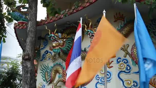 Bunte chinesische Drachen - Wanddekorationen in Bangkok, Thailand. — Stockvideo