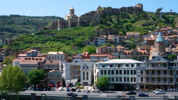 Tiflis Georgien - 01. Mai 2017. Panoramablick auf Tiflis Hauptstadt Georgien Land. Altstadt mit narikala Festung auf dem Hügel. — Stockvideo