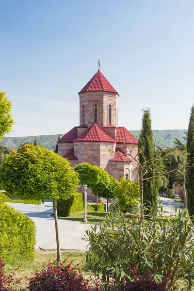 Capilla de la Santísima Trinidad Catedral de Tiflis (comúnmente conocida como Sameba). Tiflis, Georgia . — Foto de Stock