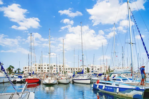 SOUSSE, TUNISIA - September 5, 2007. Sea port El Kantaoui. Many yachts moored to the pier. — Stock Photo, Image