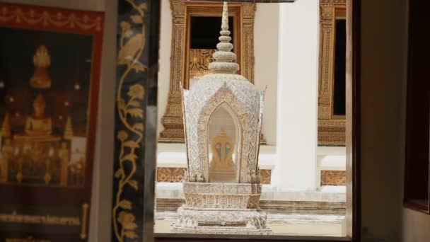 Dekorative Stupa in wat saket ratcha wora maha wihan das goldene Reittier. bangkok thailand. — Stockvideo