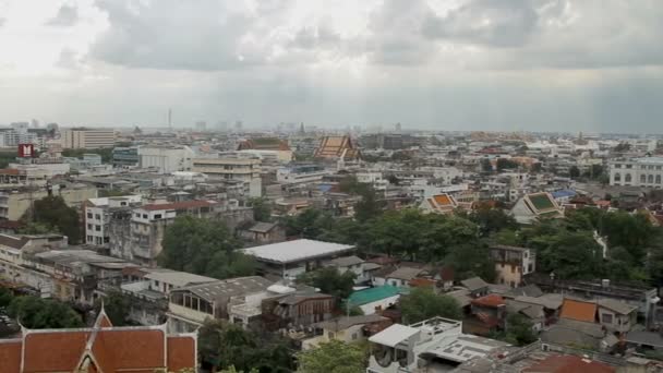 Бангкок, Таїланд - 24 жовтня 2012 р. Панорама видом на Бангкок від Wat Saket золотої гори . — стокове відео