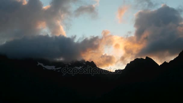 Όμορφο ηλιοβασίλεμα πανοραμική θέα στα Νησιά Lofoten, Νορβηγία. Timelapse κλιπ. — Αρχείο Βίντεο