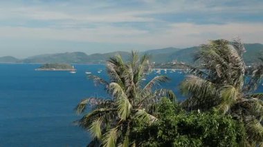 Havadan görünümü güzel kumlu plajları Phuket Adası'nın üzerinde. Tayland.