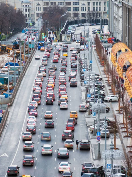 Moscú Rusia Enero 2018 Coches Moviéndose Novaya Calle Ploschad Decorado — Foto de Stock