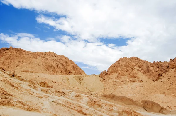 Rocas del oasis Chebika, famoso hito en el desierto del Sahara. Túnez . — Foto de Stock