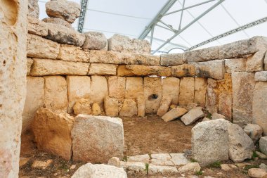 Mnajdra Tapınağı Hagar Qim megalitik kompleks içinde. Qrendi, Malta. UNESCO Dünya Miras Listesi.