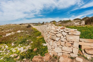 Mnajdra Tapınağı Hagar Qim megalitik kompleks içinde. Qrendi, Malta yakınındaki antik duvarlar. UNESCO Dünya Miras Listesi.
