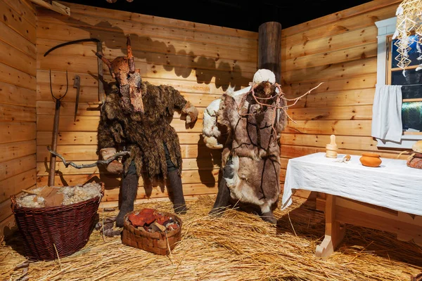 ROVANIEMI, FINLANDIA - 20 de julio de 2017. Exposición en el museo de la aldea de Santa Claus cerca del círculo ártico . — Foto de Stock