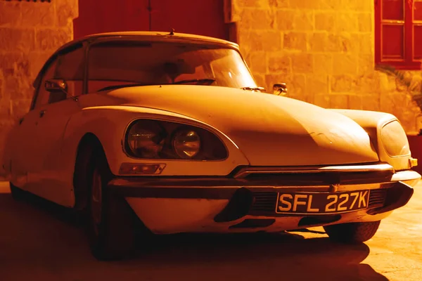 Mdina Malta February 2010 Old Timer Cars Parked Stony Buildings — Stock Photo, Image