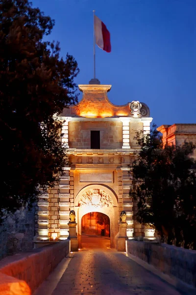 Illuminated Gate Mdina Ancient Capital Malta Night View Entrance Ancient — Stok fotoğraf