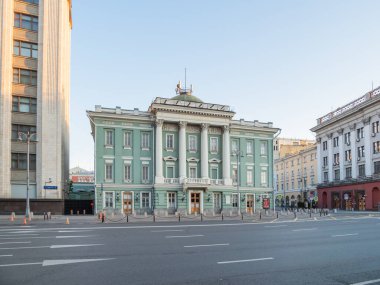 MOSCOW, Rusya - Haziran 04, 2018. Sendikalar Meclisi. Moskova 'nın ıssız sokaklarında. Şehir merkezindeki tarihi eser..