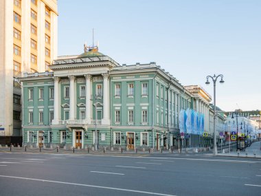 MOSCOW, Rusya - Haziran 04, 2018. Sendikalar Meclisi. Moskova 'nın ıssız sokaklarında. Şehir merkezindeki tarihi eser..
