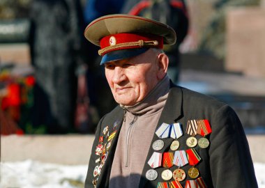 Stalingrad üzerinde Ploshhad savaşta zafer günü İkinci Dünya Savaşı gazisi ' Pavshih Borcov (düşmüş savaşçıların kare) Volgograd