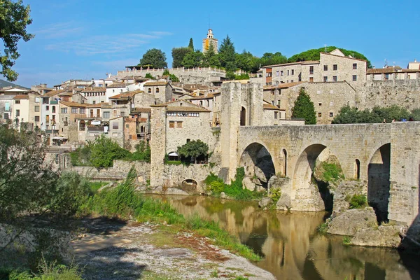 Weergave van Besalu dorp (Catalonië, Spanje) — Stockfoto