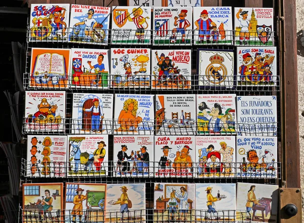 Sale of tourist ceramic tiles in Besalu — Stock Photo, Image
