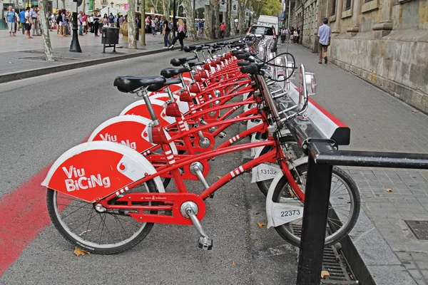 Barcelona Spanien September 2014 Stadträder Stehen Einer Reihe Auf Einem — Stockfoto