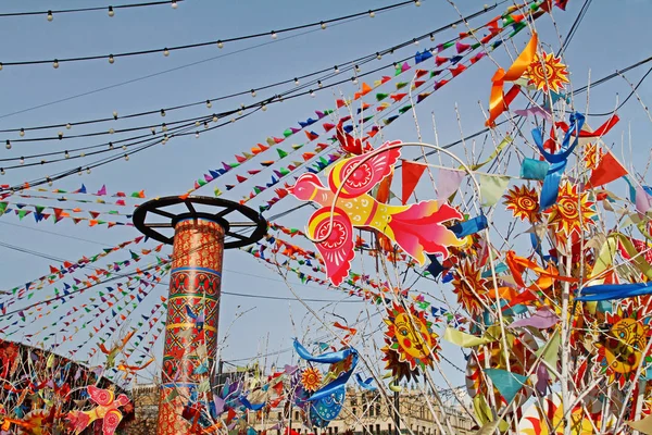 Moscou Rússia Março 2019 Pólo Madeira Festivo Com Roda Brinquedos — Fotografia de Stock