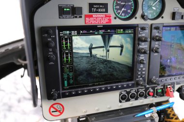 Helikopterden eşsiz İzlandaca görüntüler 