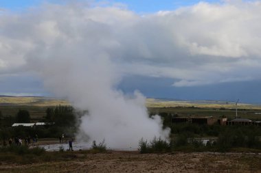 Meşhur Gayzer 'in yanında