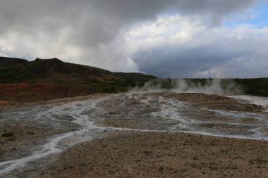 İzlanda Gayzer 'inin yakınında.