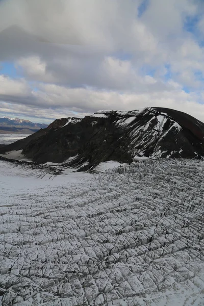 見えないアイスランドと活発なヘクラ火山 — ストック写真