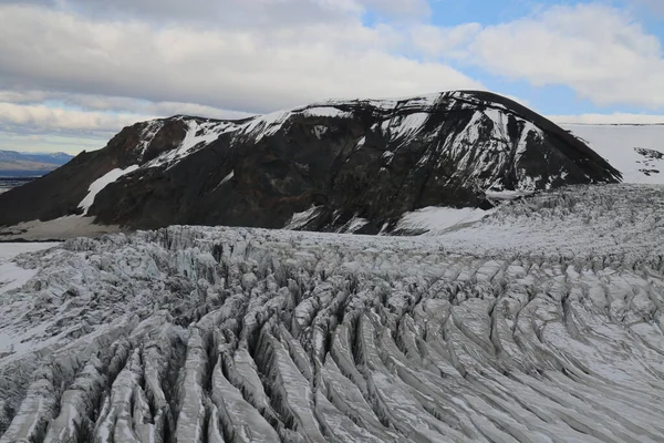 アイスランドの氷河の上のヘリコプターに乗る — ストック写真