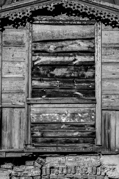 Tür mit Planken eingeschlagen — Stockfoto