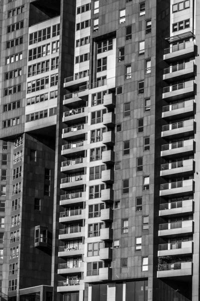 현대식 아파트 건물의 외부 — 스톡 사진