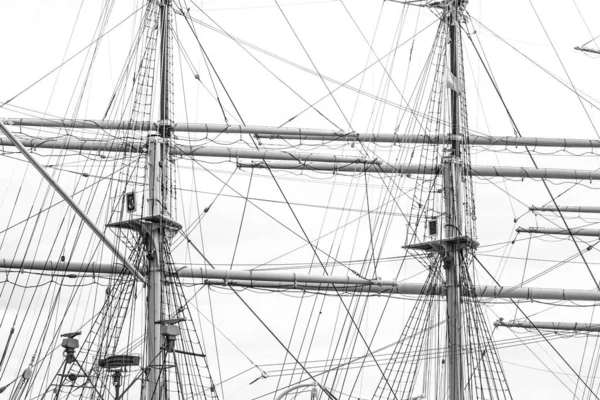 老帆船的桅杆 — 图库照片