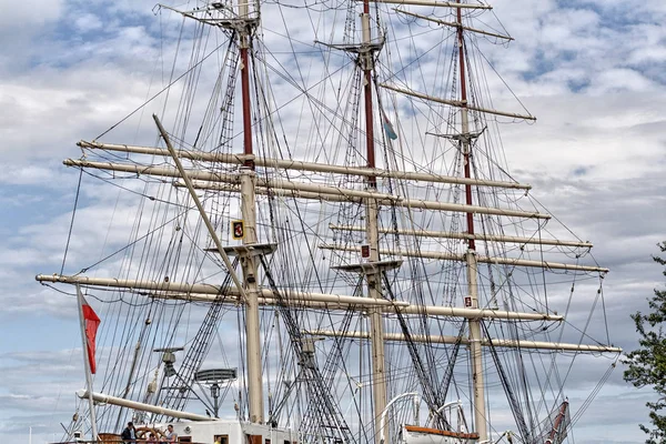 Mast with rigging of old sailing ship — Stock Photo, Image