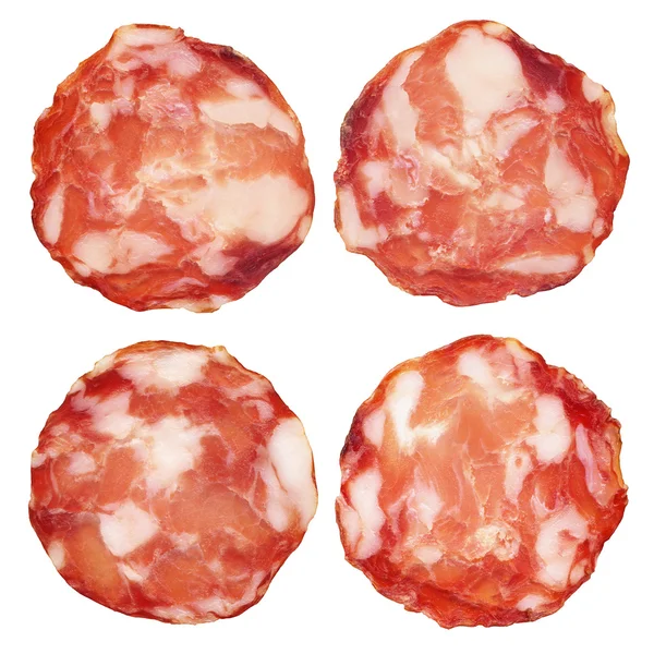 Schweinefleisch Salami Scheiben isoliert auf weißem Hintergrund — Stockfoto