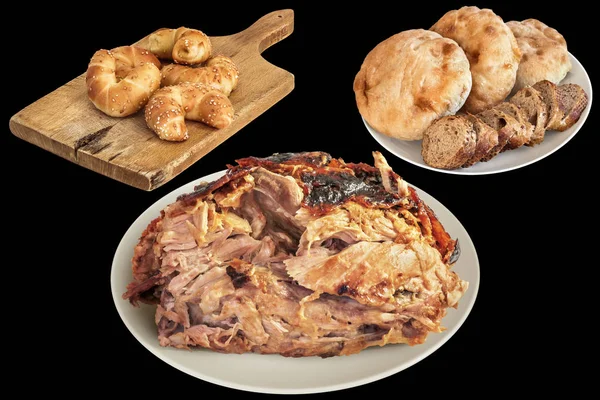 Spit asado jamón de cerdo con croissant hojaldre Baguette y pan Pitta aislado sobre fondo negro — Foto de Stock