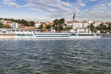 Belgrad manzarası ile turizm Denizcilik liman Sava Nehri üzerinde
