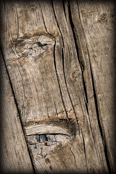 Eski yıpranmış kırık düğümlü çam ahşap döşemeler doku Vignetted — Stok fotoğraf