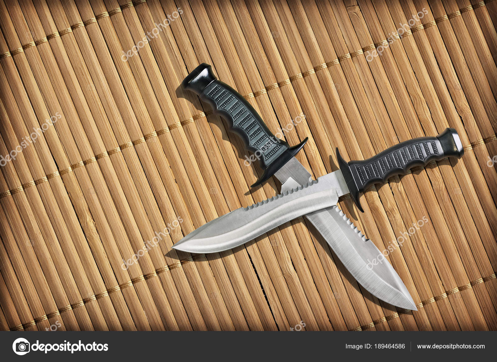 crossed combat knives