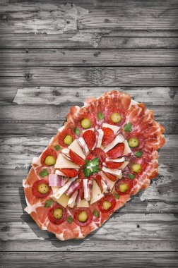 Geleneksel Aperatif Süslü Gurme Tatlı Hoş Geldiniz Tabağı Çatlamış Pinewood Vignette Arkaplanı