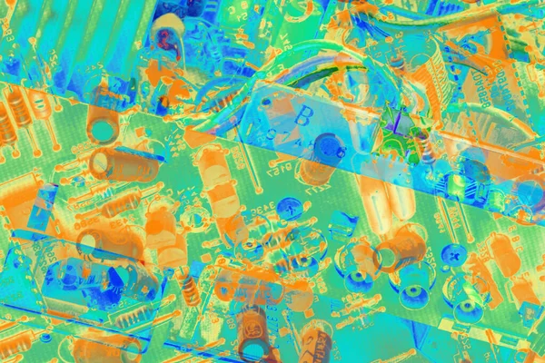Elektronisk kretskort detalj flerfärgad bakgrund — Stockfoto