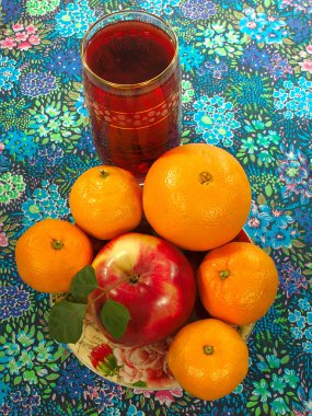 narenciye ve elma, bir bardak meyve suyu