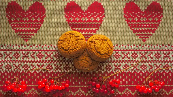 Ukraynalı süsleme, kartopu ve yulaf ezmesi kurabiye