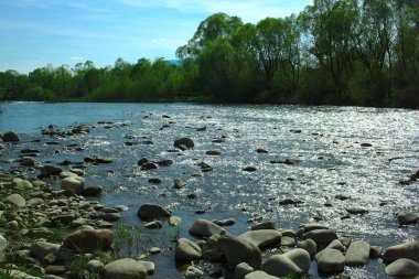 dağ nehir, hiking yollar, nehir, orman, mavi gökyüzü yaz