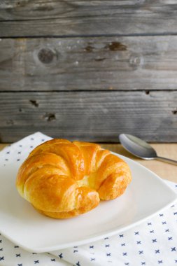 kruvasan ahşap zemin