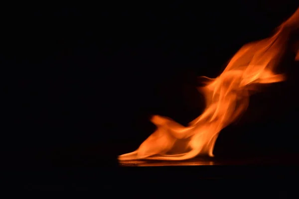 黑色背景下的抽象火焰火焰 — 图库照片