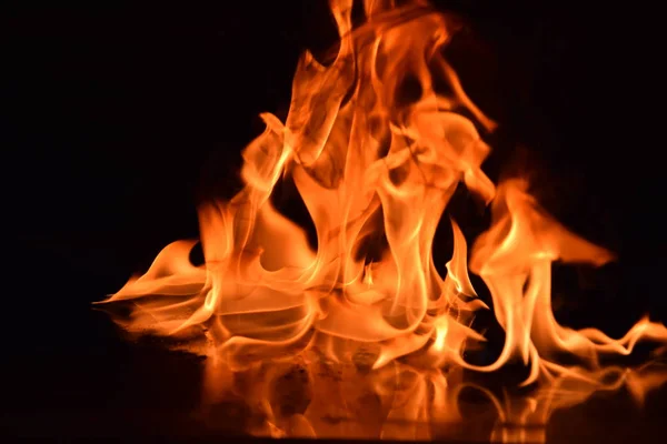 Абстрактное Пламя Изолировано Черном Фоне — стоковое фото