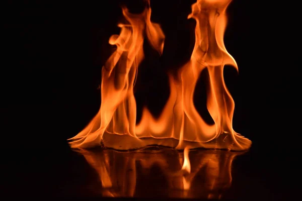 Résumé Flammes Feu Isolées Sur Fond Noir — Photo