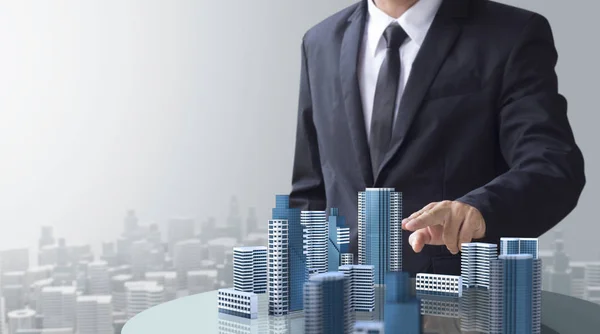 iş adamı seçin modern bina