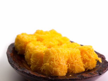 Portre Kanom Foi tanga