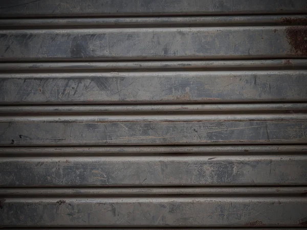 Çizik ve benekli paslı