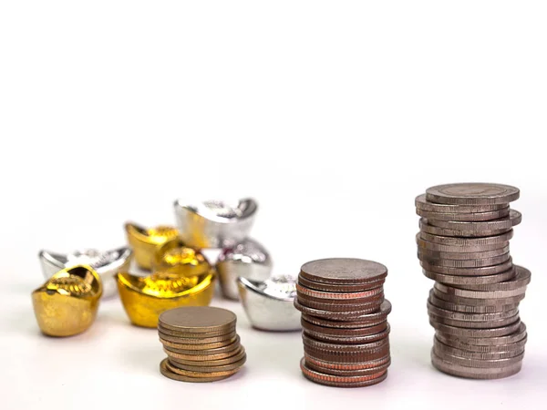 Rijen van munten laat een stijging. — Stockfoto